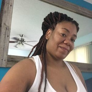 Meet your Posher, Nia